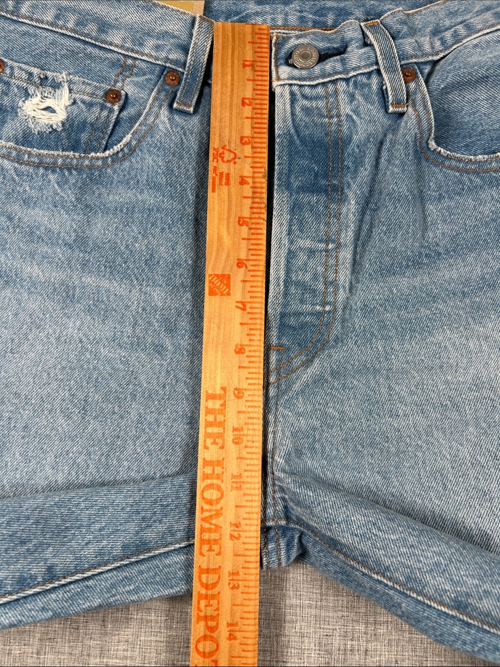 NWT Levi’s 501 Original Cropped Jeans Distressed Light Wash 30x26 - Picture 6 of 11